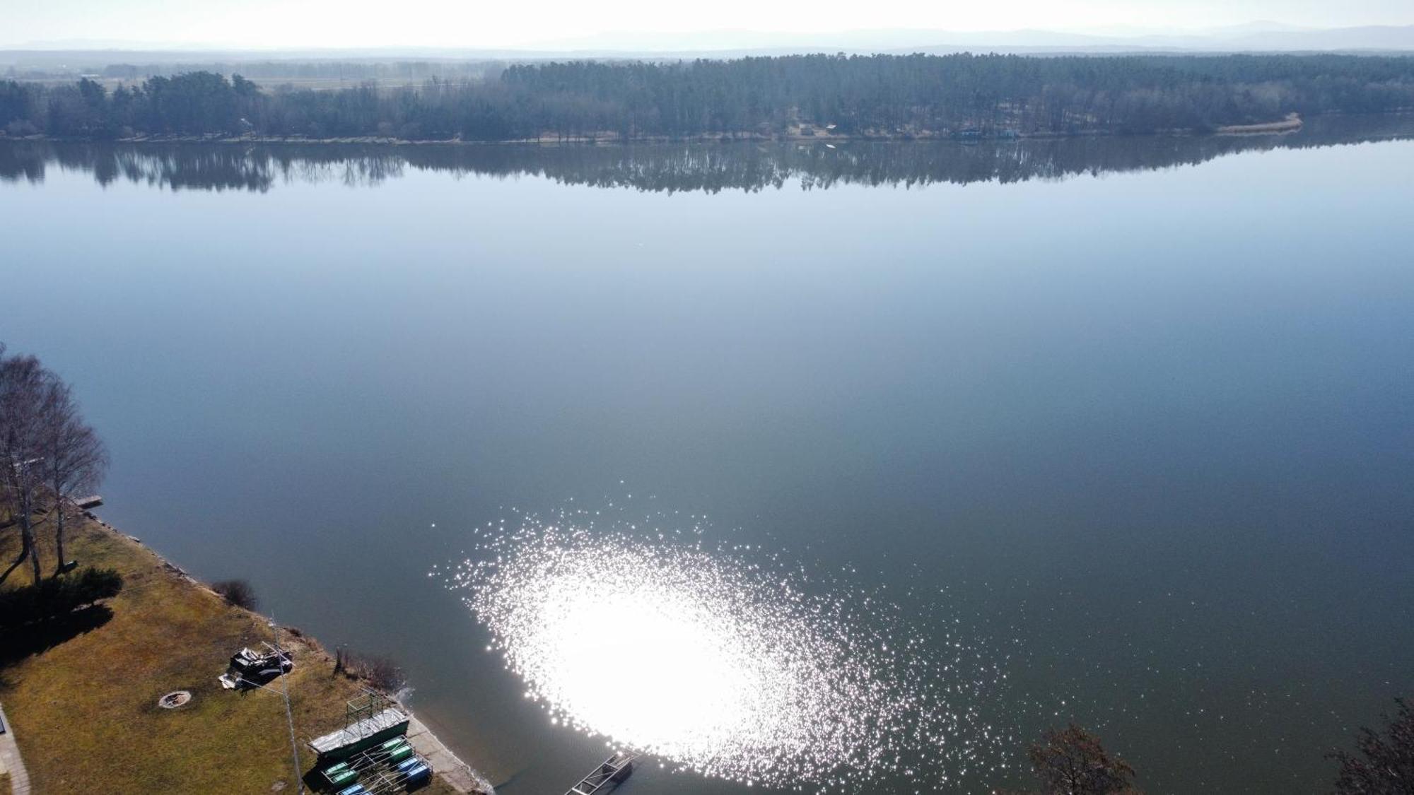 Yacht Club Bezdrev Hotel Hluboká nad Vltavou Eksteriør billede