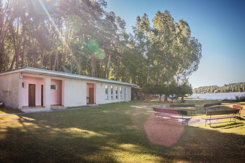 Yacht Club Bezdrev Hotel Hluboká nad Vltavou Eksteriør billede