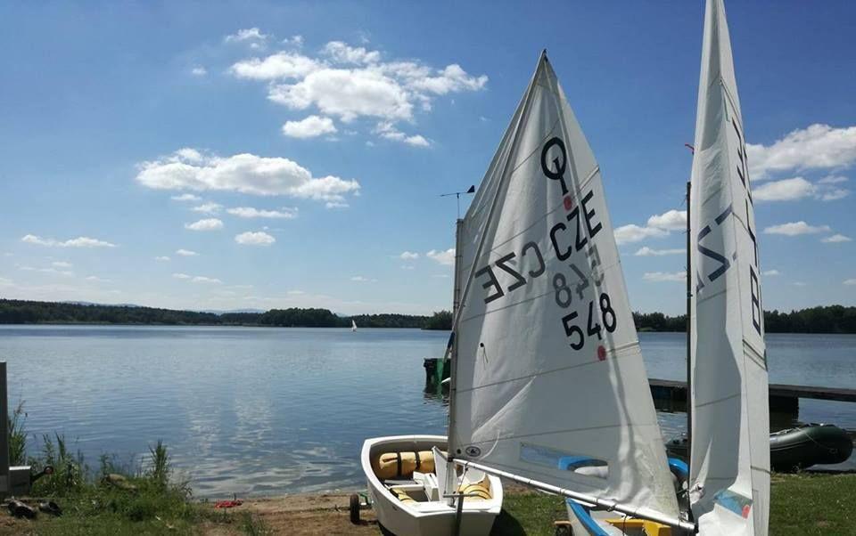 Yacht Club Bezdrev Hotel Hluboká nad Vltavou Eksteriør billede